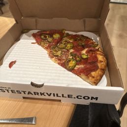 Pepperoni pizza with jalapeños Pepperoni pizza with jalapeños
