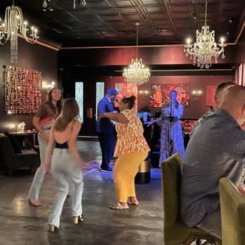 CW's Gin Joint - Live music - Cocktail Bars Near Me - Tampa, Florida CW's Gin Joint - Live music - Cocktail Bars Near Me - Tampa, Florida