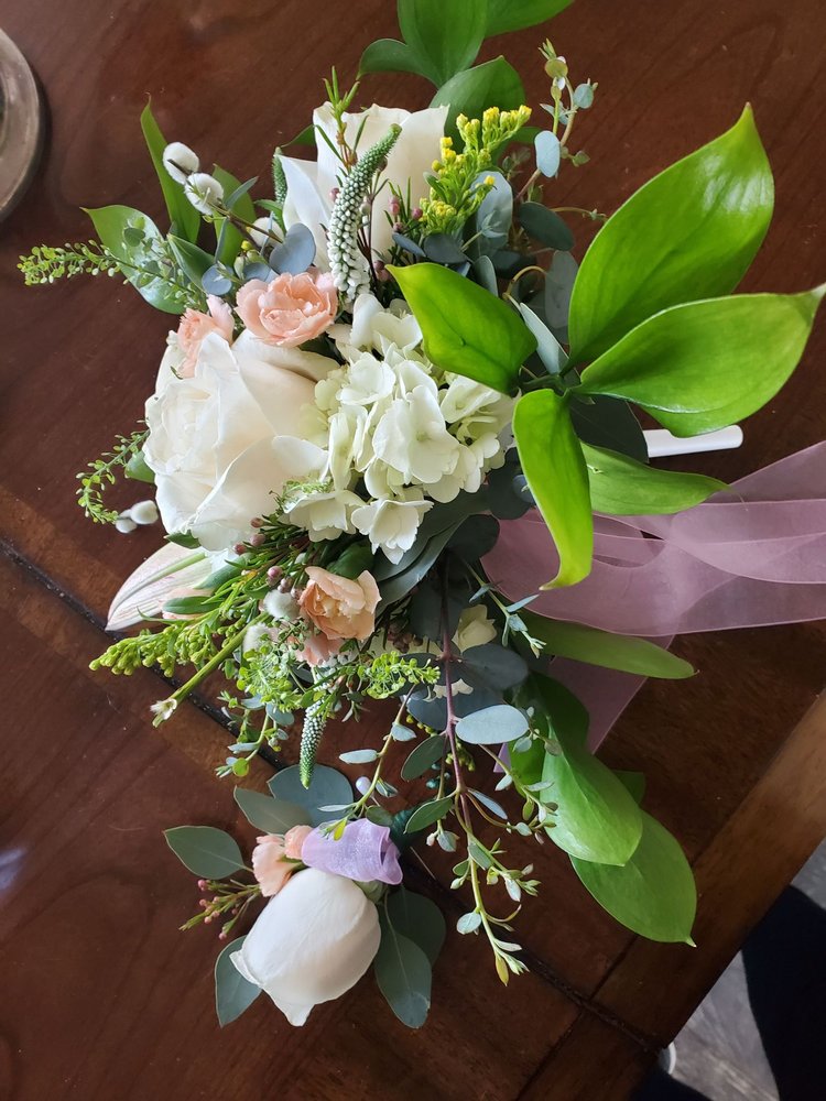 CAPITAL CITY FLORIST Updated September 2024 24 Photos & 26 Reviews