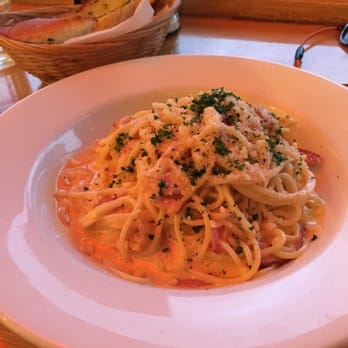 Marios' Cafe - Spaghetti carbonara and garlic bread. - Italian Near Me - Fitzroy, VIC