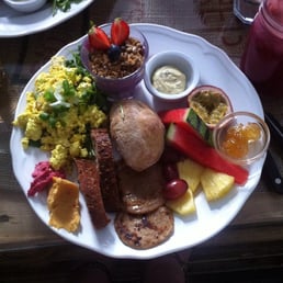 Vegan brunch plate. Amazing tofu scramble!