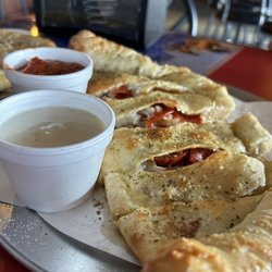 Sadler's Classic Bar & Grill - Calzone