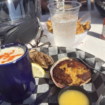 Quahog Republic Waterfront Eatery - Quahog, chowder - Seafood Near Me - Onset, Massachusetts