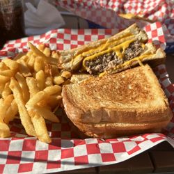 Riverwatch Bar & Grill - Grilled cheese burger