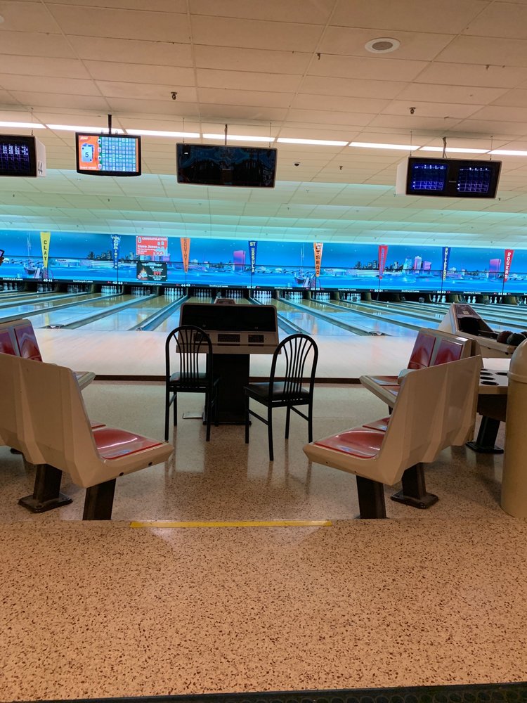 SOUTHWYCK BOWLING LANES 16 Reviews 5255 Heatherdowns Blvd, Toledo