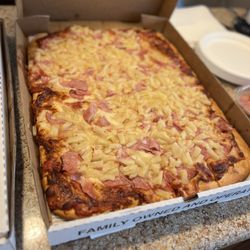 Petrilli's Pizza - Canadian Bacon and Pineapple