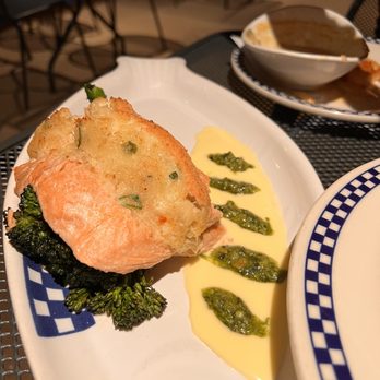 Duke's Seafood - Seafood Near Me - Seattle, Washington