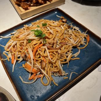Cheli - Shanghai Lo Mein - Shanghainese Near Me - New York, New York Cheli - Shanghai Lo Mein - Shanghainese Near Me - New York, New York