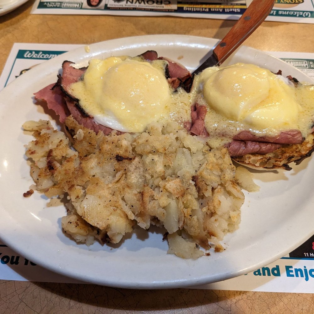 Hogan's Family Diner - Dave deli benny's - Diners Near Me - Stony Point, New York