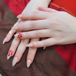 Beautiful nails design for upcoming October