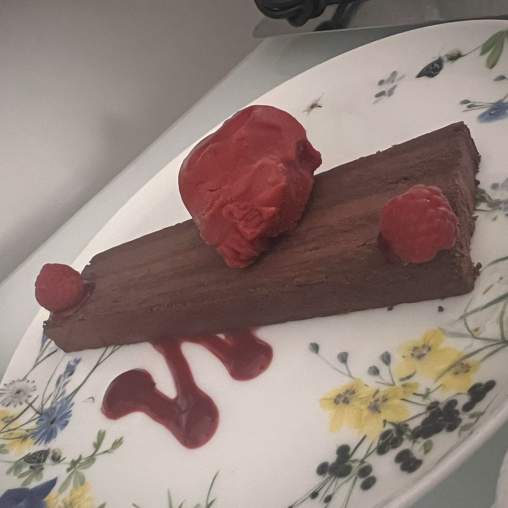 Waldorf Astoria Chicago - Chocolate dessert - Hotels Near Me - Chicago, Illinois Waldorf Astoria Chicago - Chocolate dessert - Hotels Near Me - Chicago, Illinois
