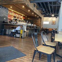 Saint Lawrence Gridiron - Nobody was here. Must be the crappy cocktails.