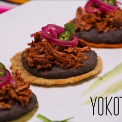 Yokot´an - Salbutes de Cochinita Pibil