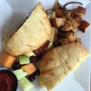 Love Lane Kitchen - Egg sandwich - Breakfast & Brunch Near Me - Mattituck, New York