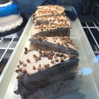 Tutes Bakery - Individual cakes - Bakeries Near Me - Waukegan, Illinois