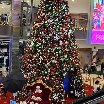 Mershops - Santa is here! - Shopping Centers Near Me - Escondido, California Mershops - Santa is here! - Shopping Centers Near Me - Escondido, California