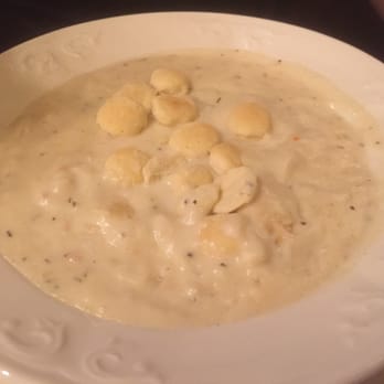 Parker's Restaurant - Clam chowder with oyster crackers - New American Near Me - Boston, Massachusetts Parker's Restaurant - Clam chowder with oyster crackers - New American Near Me - Boston, Massachusetts