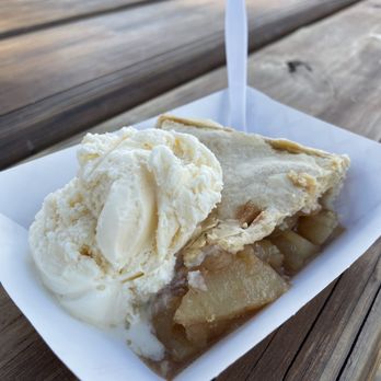 Mom's Pie House - Bakeries Near Me - Julian, California
