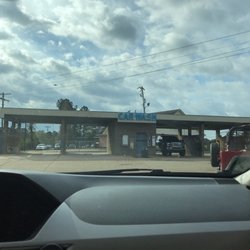 Shell Food Mart - Car wash next door