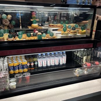 Salute Food & Bar - Display case. Ig @mel_foodie_ventures - Airport Lounges Near Me - Mexico, DIF Salute Food & Bar - Display case. Ig @mel_foodie_ventures - Airport Lounges Near Me - Mexico, DIF