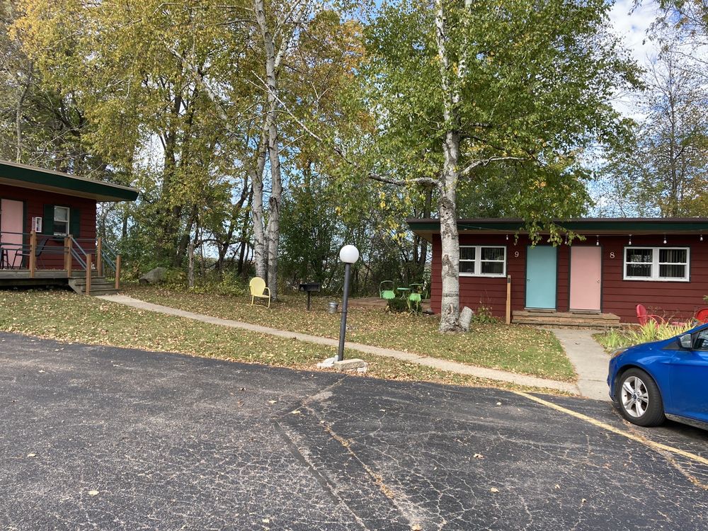 WILLOWOOD INN Updated August 2024 22 Photos & 25 Reviews S5509