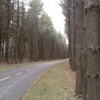 Walnut Woods Metro Park - More trees! - Parks Near Me - Groveport, Ohio Walnut Woods Metro Park - More trees! - Parks Near Me - Groveport, Ohio