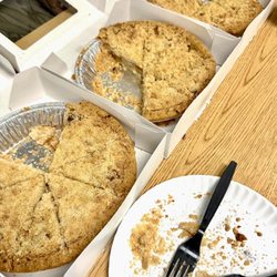 Dudley's Bakery - From Left to right - APPLE PEACH PIE , then APPLE MIX BERRY , then APPLE MANGO PIE .... all 3 were so Delicious !