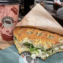 Espresso House - Focaccia chicken pesto mozzarella