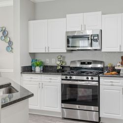 The Grand Reserve at Tampa Palms Apartments