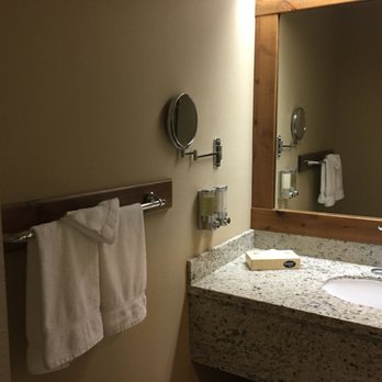 Grouse Mountain Lodge - Super clean bathroom. - Hotels Near Me - Whitefish, Montana