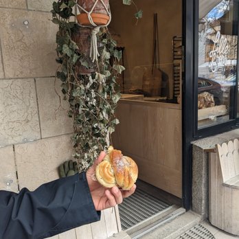 Lillebrors bageri - Kanelbullar and exterior shot (love the plants!) - Bakeries Near Me - Stockholm, Alberta