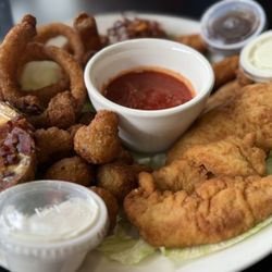 Stani’s Family Restaurant - Sampler platter