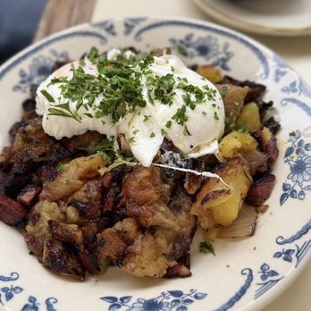 Max & Helen’s - Pastrami Hash and Eggs - Delis Near Me - Los Angeles, California