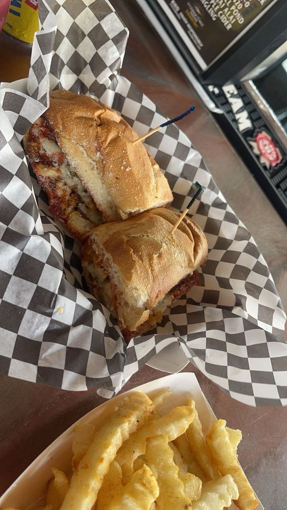 STEINHATCHEE MARINA AT DEADMAN BAY Updated August 2024 10 Photos