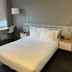 NU Hotel - Brooklyn - Bed