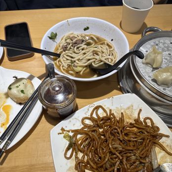 Han's Noodles & Dumplings 老韓麵館 - Pan fried noodles, 3 delicacies, clear broth soup, fríen noodles with chicken - Noodles Near Me - Carrollton, Texas Han's Noodles & Dumplings 老韓麵館 - Pan fried noodles, 3 delicacies, clear broth soup, fríen noodles with chicken - Noodles Near Me - Carrollton, Texas
