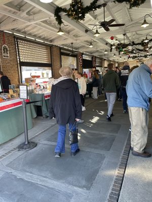 Meeting at Market by null