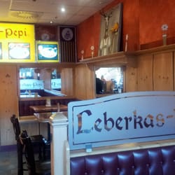 Leberkas-Pepi - The small seating area with its niches