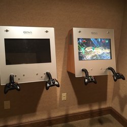 Jeffrey C Jaynes, DDS, PA - Video games in the wait area.