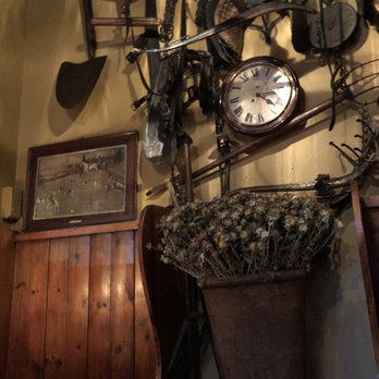 Maggie Jones's - British Near Me - London, XGL