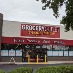 Grocery Outlet - Store front