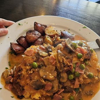 Old Towne Restaurant - Pizza Near Me - Trumbull, Connecticut