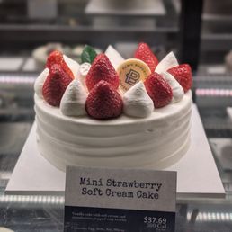 Strawberry Soft Cream Cake Slice