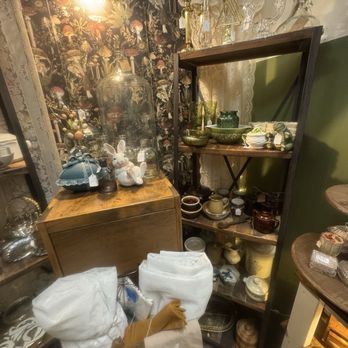 Indian Oaks Antique Mall - Fall finds - Antiques Near Me - Bourbonnais, Illinois Indian Oaks Antique Mall - Fall finds - Antiques Near Me - Bourbonnais, Illinois