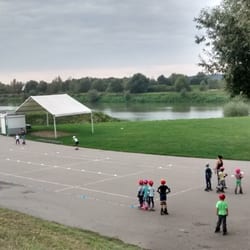 Tor Kajakowy - Nauka jazdy na rolkach dla dzieci.