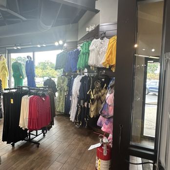Angeles - Show stopping fashions - Women's Clothing Near Me - Southfield, Michigan
