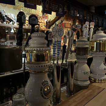 Resi's Bierstube Restaurant - German Near Me - Chicago, Illinois Resi's Bierstube Restaurant - German Near Me - Chicago, Illinois