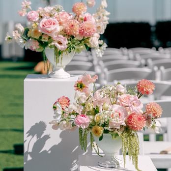 Flora Sky - Centerpieces on pedestals at aisle entrance - Floral Designers Near Me - Los Angeles, California Flora Sky - Centerpieces on pedestals at aisle entrance - Floral Designers Near Me - Los Angeles, California
