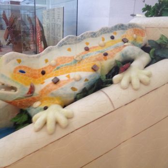 Museu de la Xocolata - El Drac (white chocolate ) the iconic lizard everyone photographs at Parc Güell - Museums Near Me - Barcelona, B