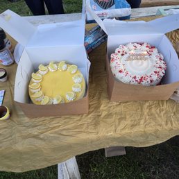 Red velvet n lemon cheese cake. O...M...G!!!!! Red velvet n lemon cheese cake. O...M...G!!!!!